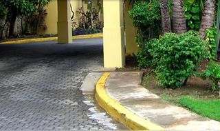 Hotel Macorix Escuela Entrance